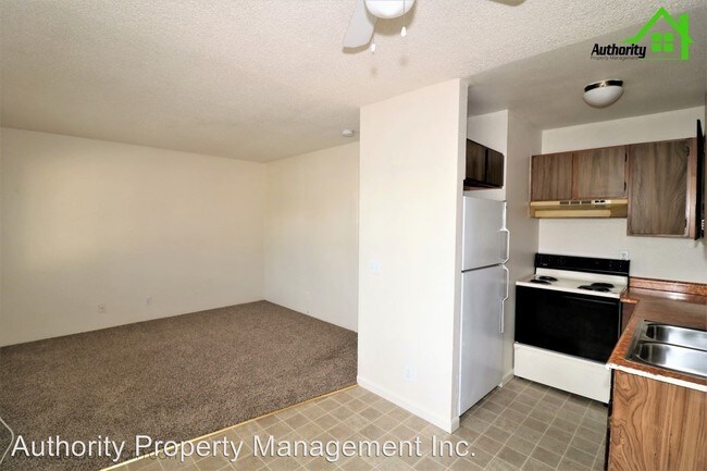 Building Photo - 236 Boulder Creek Dr