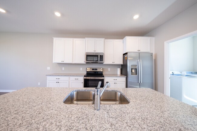 Building Photo - 13645 Marsh View Blvd
