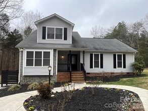 Building Photo - 11431 Howell Center Dr