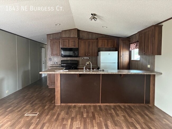 Building Photo - 1843 NE Burgess Ct