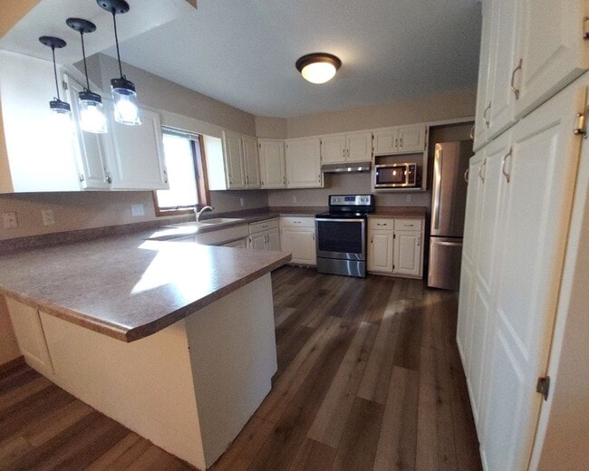 Building Photo - Nice 4 Bedroom 2 Bathroom house in Hudson