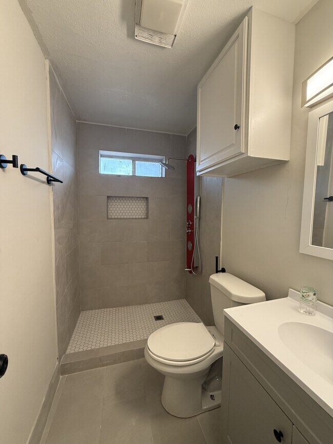 Foto del edificio - 3100 Thomas Ave