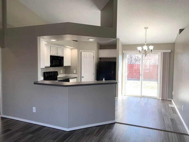 Building Photo - Wonderful Home Next to Nampa's Greenbelt!