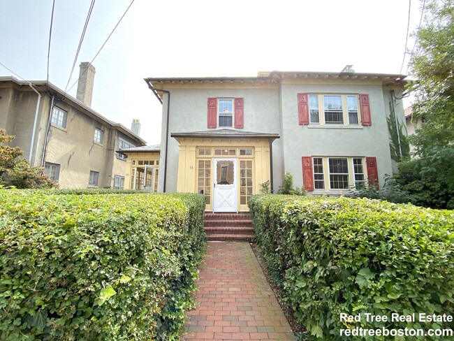 Building Photo - 65 Green St