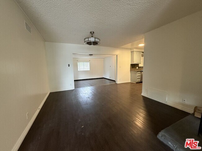 Foto del edificio - 7538 Fair Ave