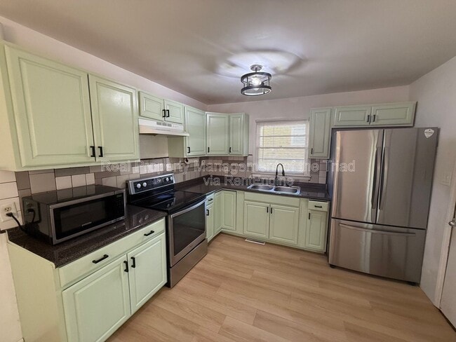 Foto del edificio - 710 Savannah St