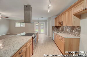 Foto del edificio - 13614 Larkbrook St
