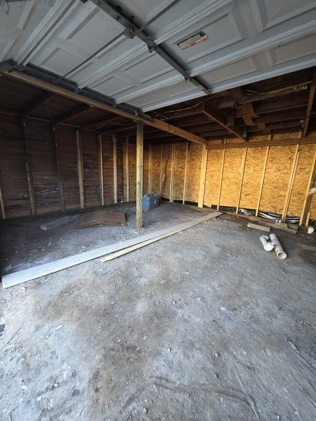 Building Photo - 222 E Pearce St