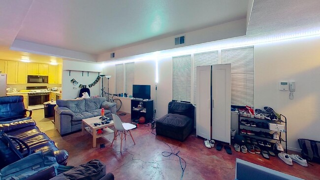 Foto del edificio - 2427 Blake St