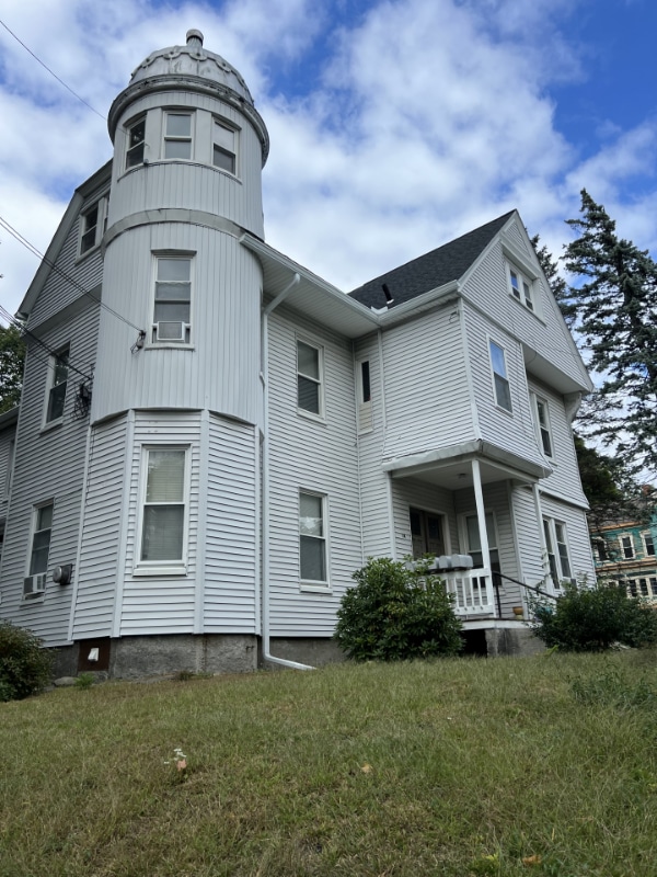 Building Photo - 14 Beacon St