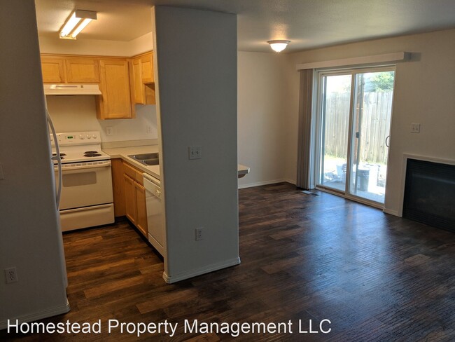 Building Photo - 1488-1490 Falcon Loop