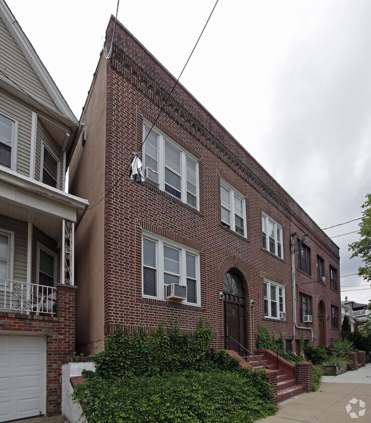 Building Photo - 456 Avenue E