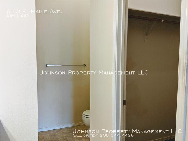 Building Photo - 910 E Maine Ave