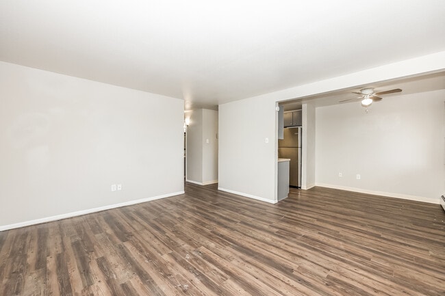 Building Photo - Rosewood Apartments