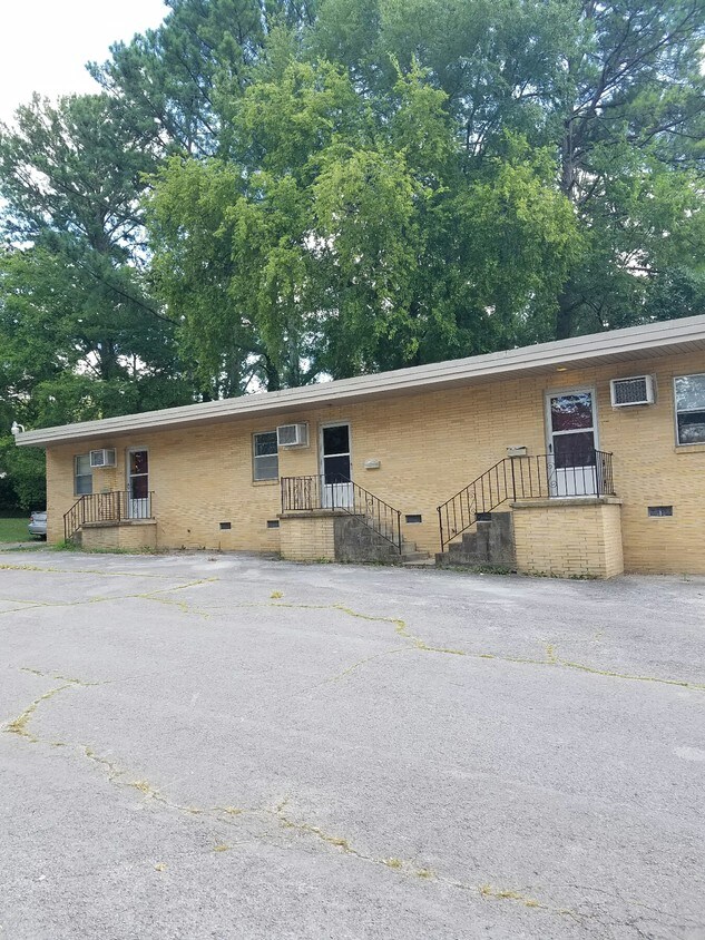 Primary Photo - 708 Maysville Rd NE