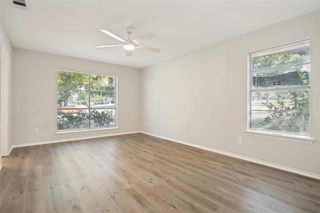 Foto del edificio - 7003 Kingsbury Dr