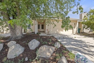 Building Photo - 826 San Antonio Pl