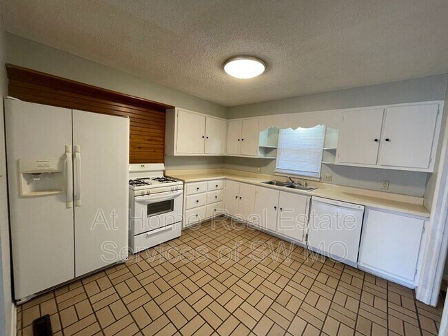 Foto del edificio - 2609 E Cherry St