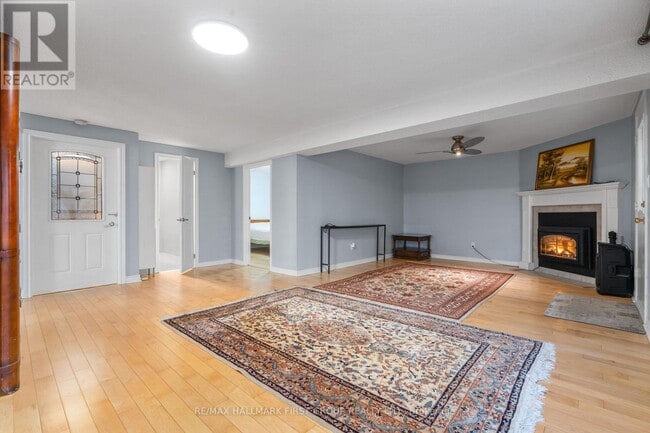 Building Photo - 83 Garden St