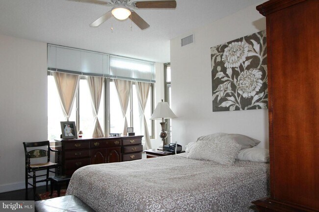 Foto del edificio - 3600 S Glebe Rd