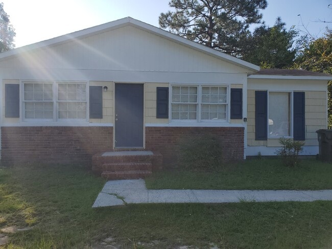 Building Photo - 3760 Kings Park Cir
