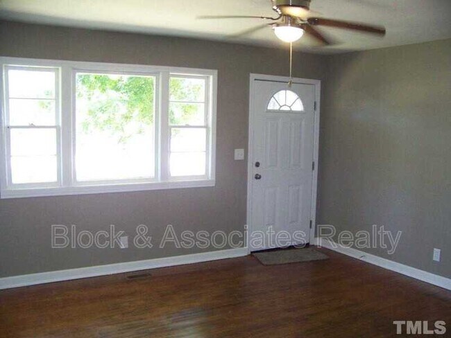 Foto del edificio - 8485 McCormick Bridge Rd