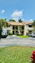 Building Photo - 3377 Lucerne Park Dr