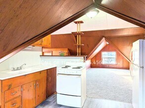 Building Photo - 18 5th St NE