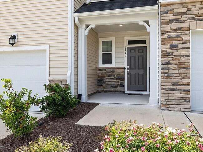 Building Photo - Lease OR Lease to Own