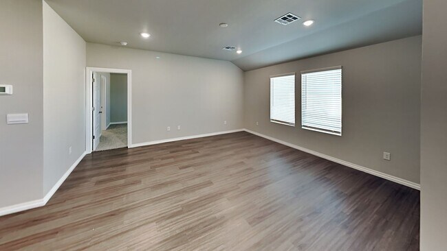 Foto del edificio - Spacious 4 Bedroom 2 Bathroom Home in Piedmont Schools (Neighborhood Park and Splashpad)