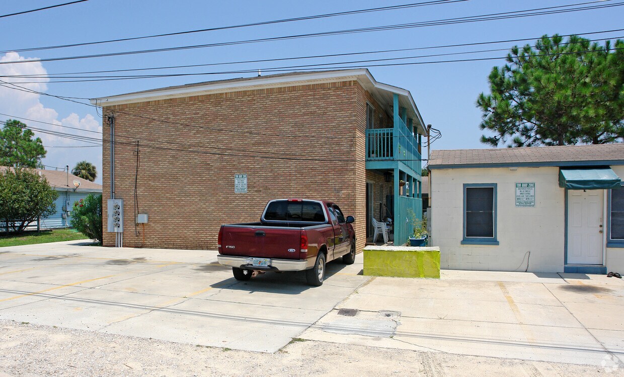 Foto del edificio - 617 Gardenia St
