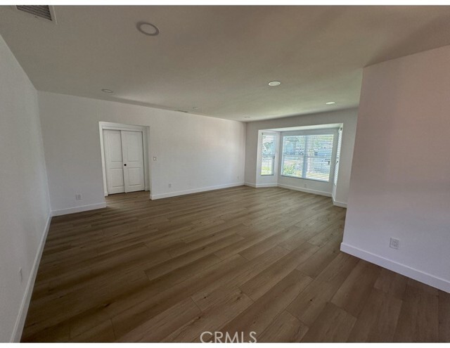Building Photo - 215 W Nevada St