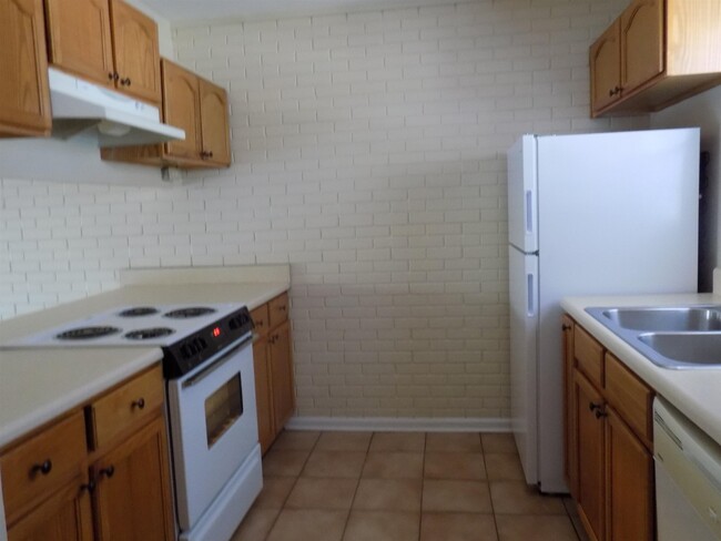 Building Photo - 2129 Corinne St