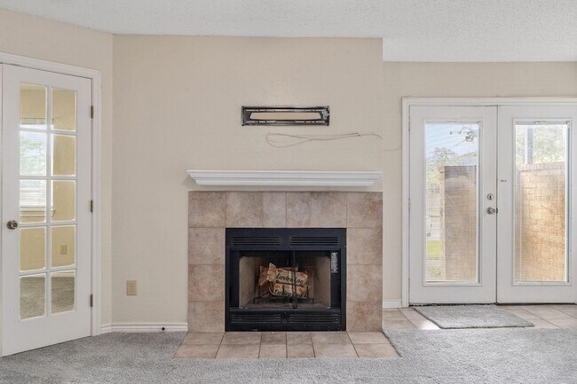 Foto del edificio - 1712 Baird Farm Cir