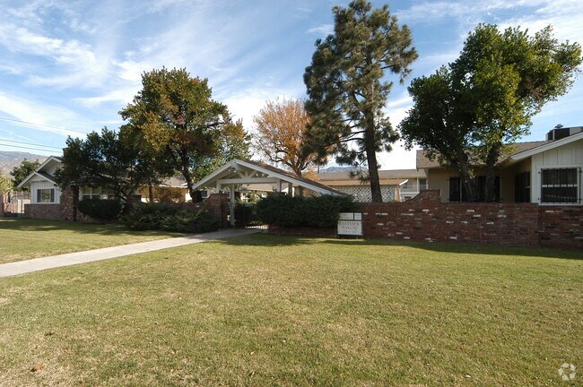 Building Photo - 2301-2327 Mountain Ave