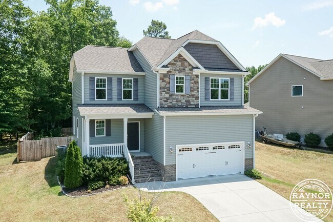 Building Photo - Beautiful Home in Quiet neighborhood