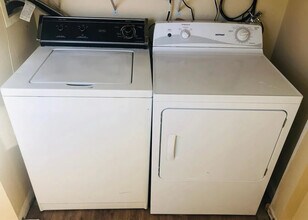 Building Photo - 25 Valley Rd