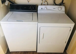 Building Photo - 25 Valley Rd