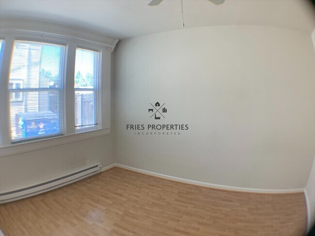 Building Photo - 141 I St