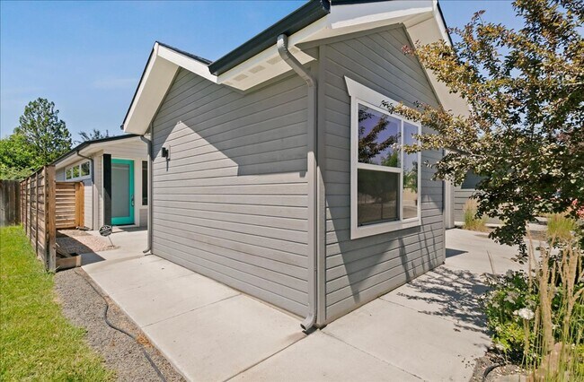 Foto del edificio - West Boise Bungalow with Modern Upgrades &...