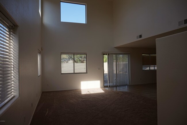 Building Photo - 41137 N Cambria Dr