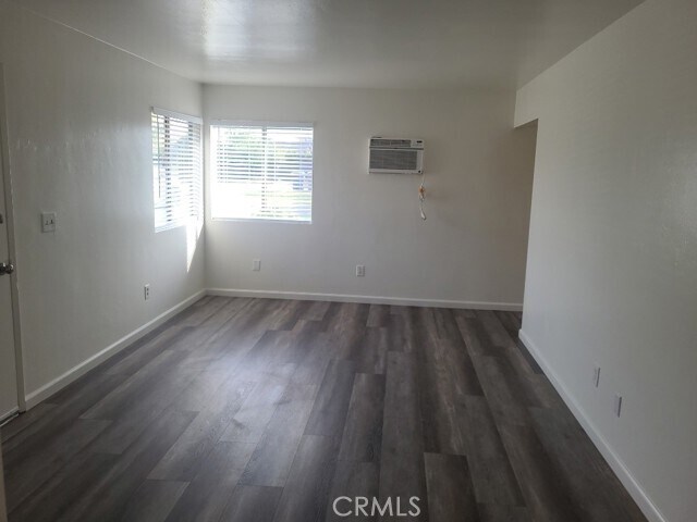 Foto del edificio - 6240 Jones