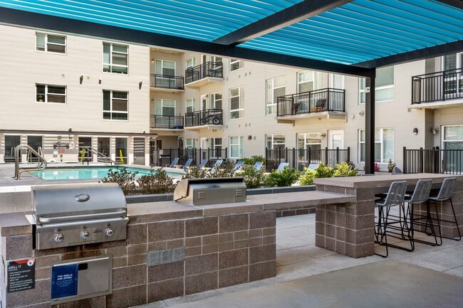 Building Photo - Arapahoe Square Apartments