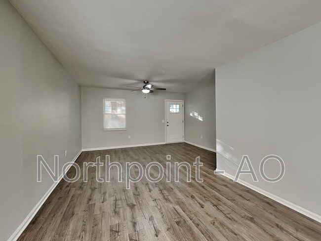 Building Photo - 1209 Hazelnut Dr