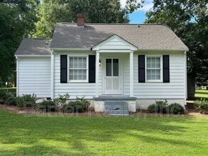 Building Photo - 1907 Simpkins Rd