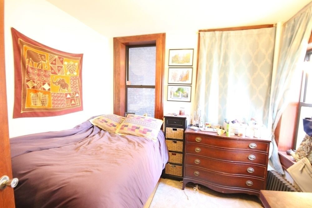 Foto principal - 545 E 5th St