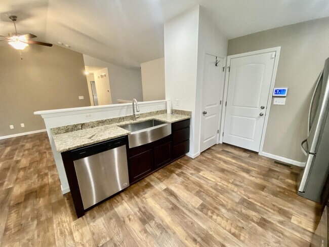 Building Photo - 181 Linder Dr