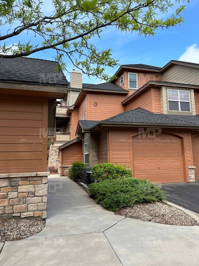 Building Photo - 5220 Boardwalk Dr