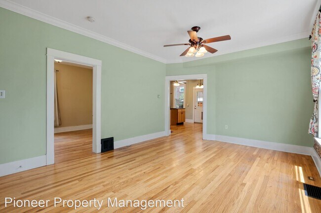 Building Photo - 3 br, 2 bath House - 3754 Lowell Blvd