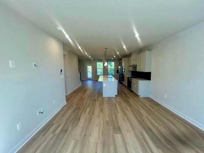 Foto del edificio - 6727 Shelton Ln